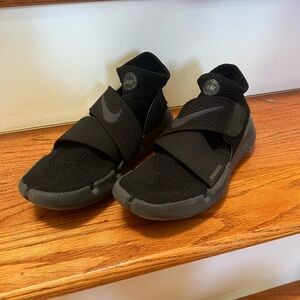 Nike Free RN Motion Flyknit 2018 Black
Size 7